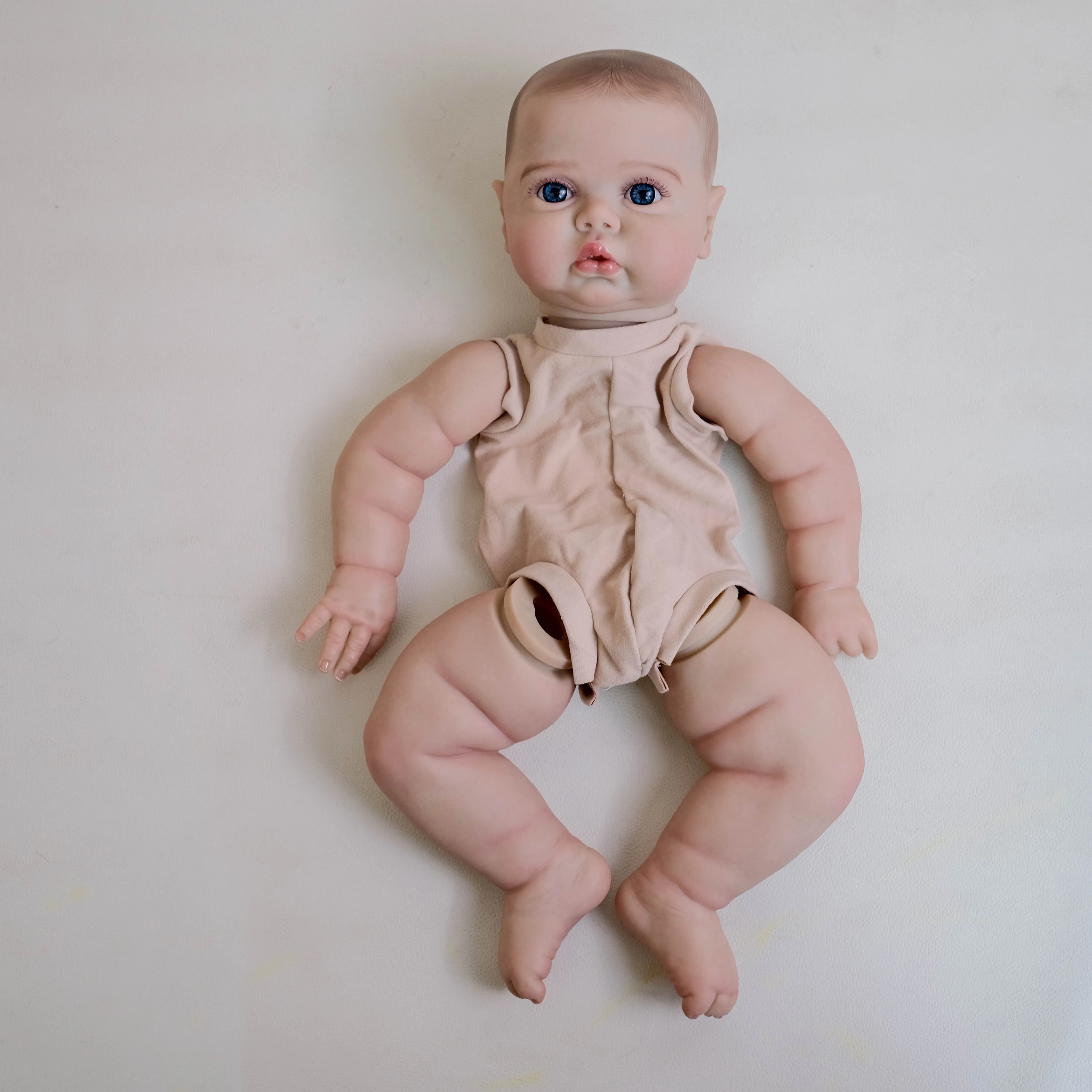 EGO – Kit de cornichon éveillé de 19 pouces, Kit de taille de poupée bébé Reborn déjà peint, réaliste, doux au toucher, cheveux courts blonds, pièces de poupée à monter soi-même