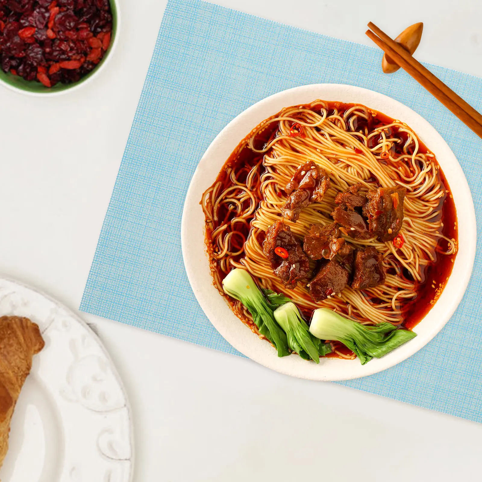 

4Pcs Non Slip Heat Resistant Faux Linen European Style Placemats Dining Table Mats Washable Kitchen Decorative Mats