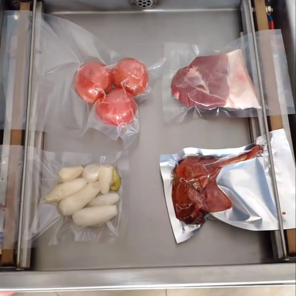 

Промышленный вакуумный упаковщик для пищевых продуктов: овощей, фруктов, мяса