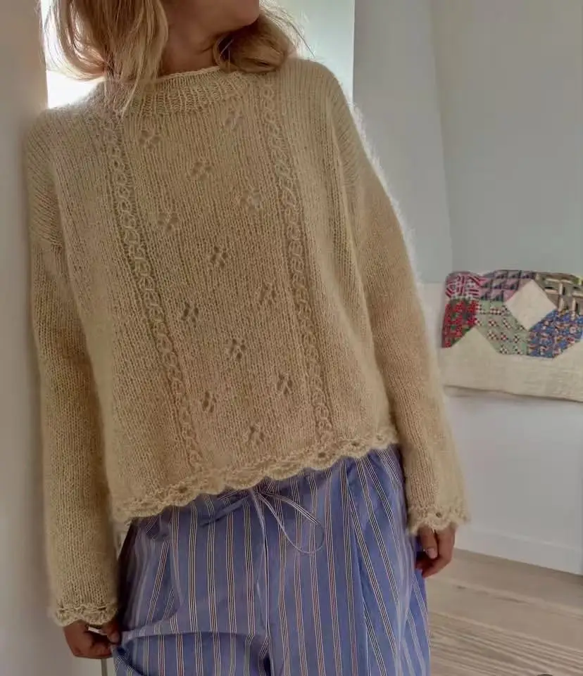 Early Autumn New Gentle Style Korean Loose Hollow Knitted Shirt Fashionable and Versatile, Showing Thin Temperament for Women