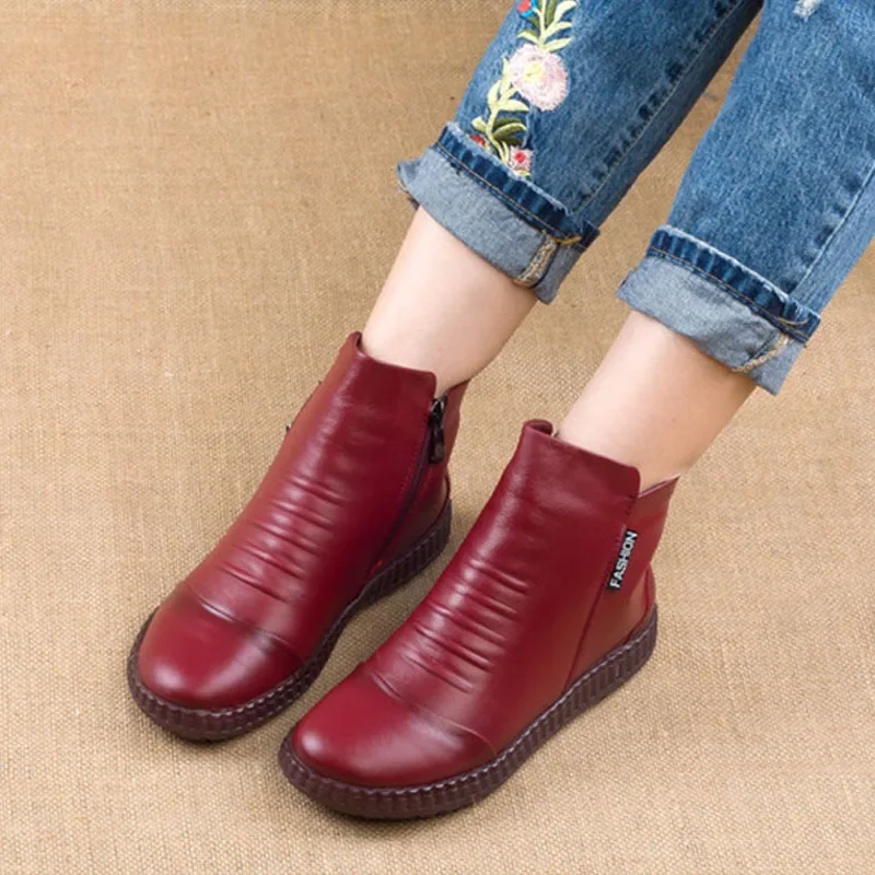 2023 Fashion Winter Plus Velvet Leather Shoes Women Boots Round Head Thick Bottom Waterproof Leather Women Boots Sneakers