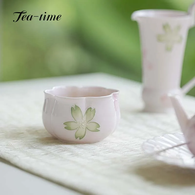 Hand Painted Teacup Pink Sakura Tea Cup Petal Ceramic Cups Large Japanese Porcelain Jingdezhen Cup Gift Unique Tea Bowl Tool