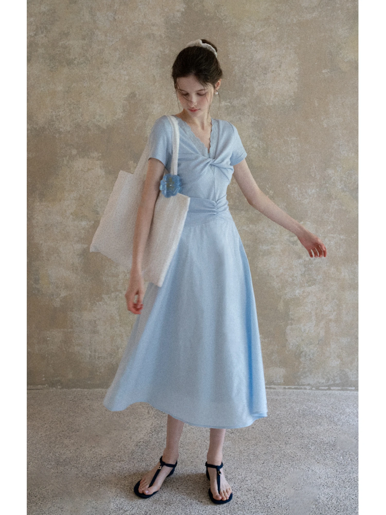 

Синее платье с V-образным вырезом и завязками на талии, с коротким рукавом, с завышенной талией, длинное, из полиэстера, летнее, женское, EGGKA