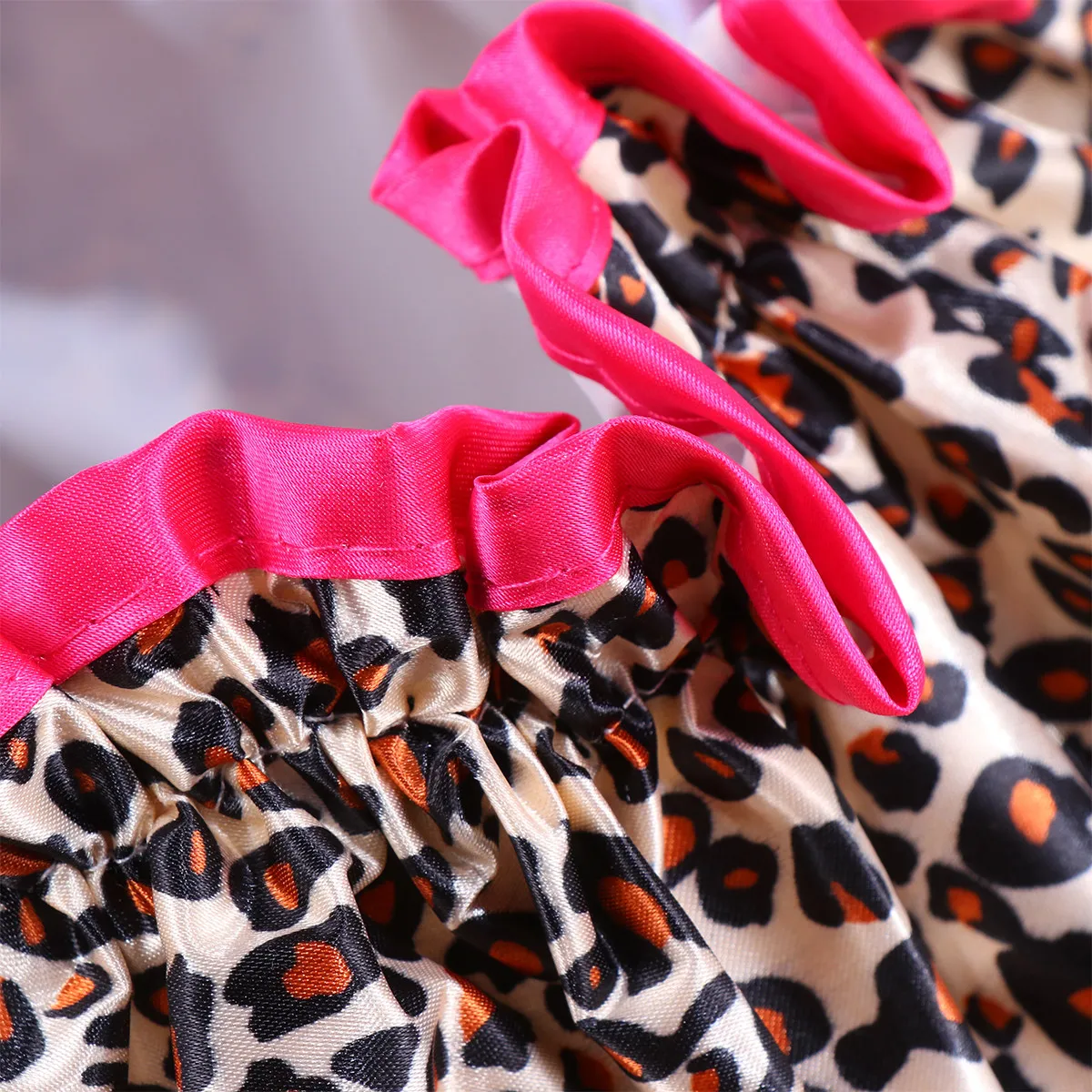 

2Pcs Waterproof Shower Cap Double Layer Reusable Soft Elastic Leopard Pattern Bathing Cap for Women Spa Makeup Face Cleansing