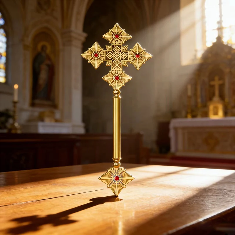 Neues traditionelles vergoldetes orthodoxes Standkreuz mit roten Emaille-Details für die Präsentation am Kirchenaltar und liturgische Feierlichkeiten – Detail 16