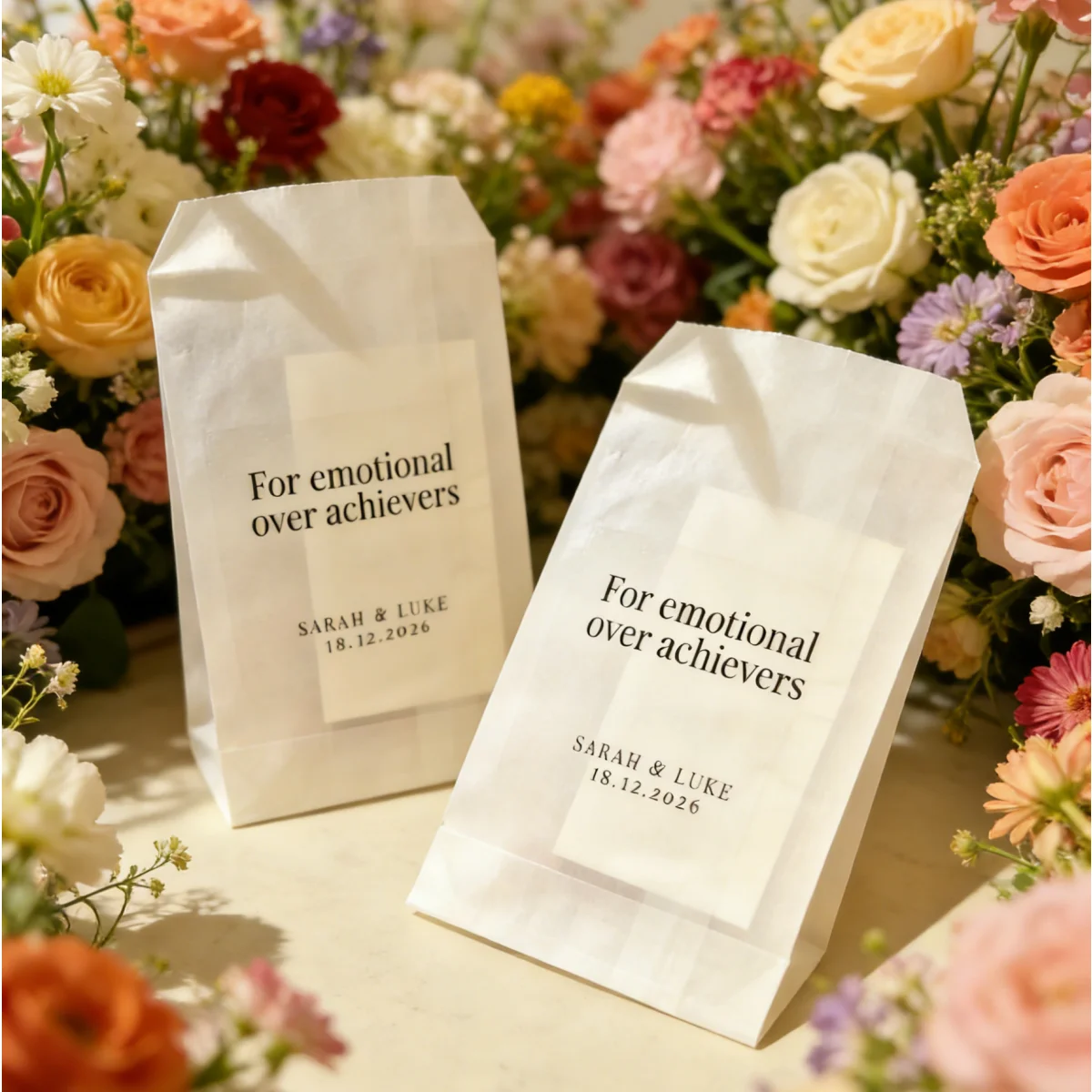 Recuerdos para la Ceremonia de Boda: Paquete de 10 Paquetes de Pañuelos de Papel Personalizados con la Frase 'Lágrimas de Alegría' para los Invitados