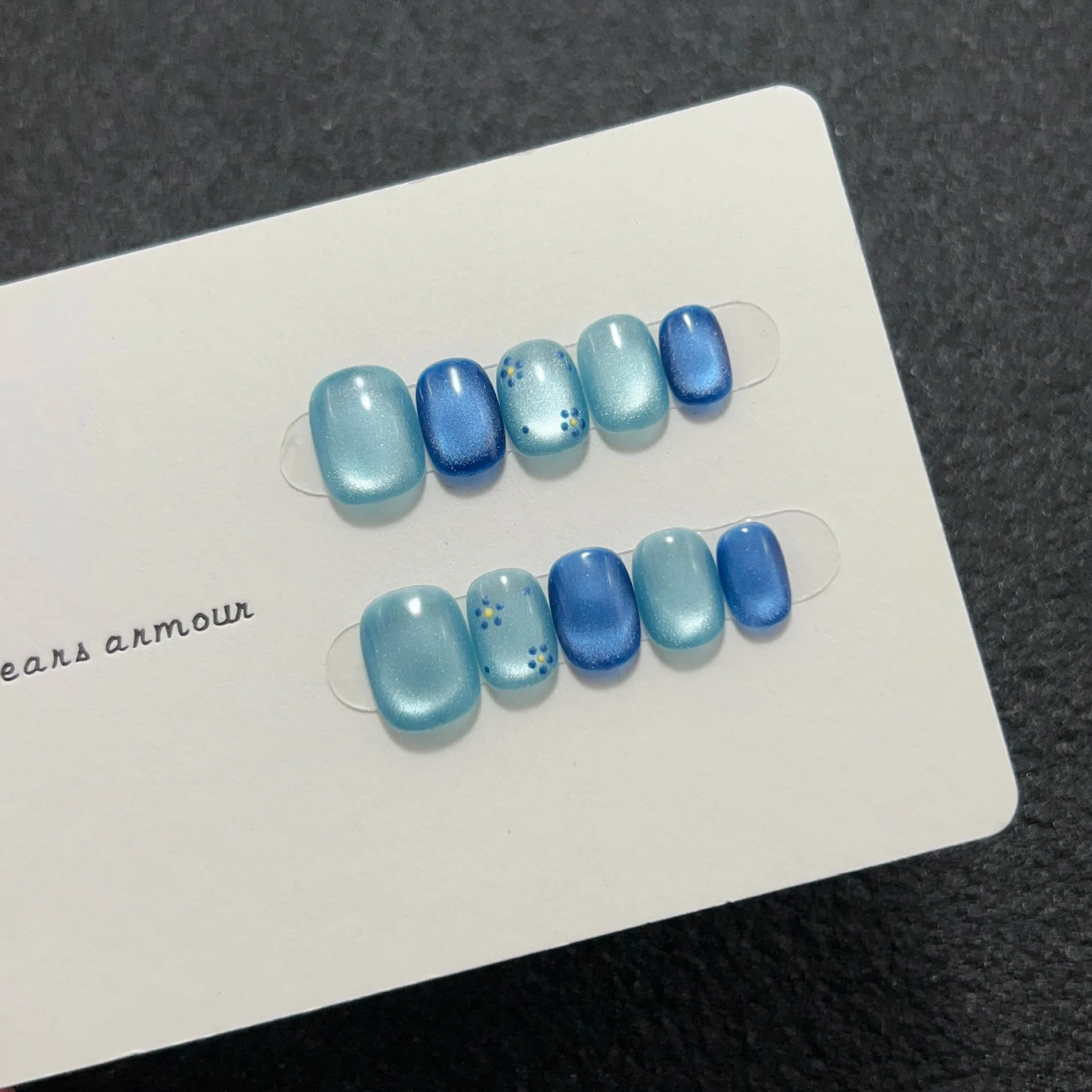 10PCS Handmade Press on Nails Blue Cat Eye Sparkling Short Elliptical Wearing Armor Ins Style Fake Nails Handmade Nail Tips