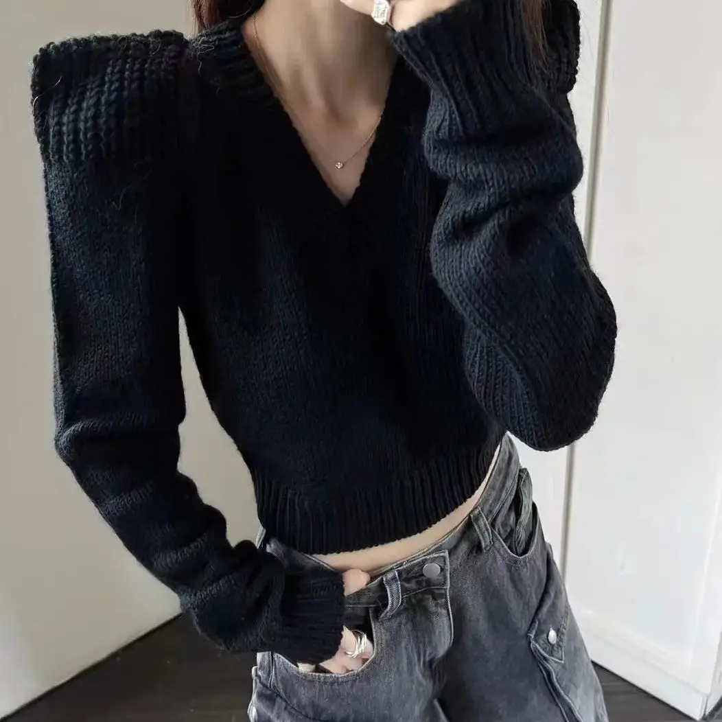 V-Neck Knitted Top 2024 Autumn Winter New Slim-Fitting Women Right-Angle Shoulder Short Sweater Sensitive Design Niche Style