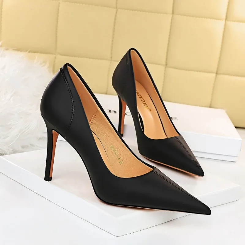 كعب بكعب غطاء رفيع من بيغ تري لفستان ، مضخات ، أصابع مدببة ، أحادي اللون ، بو ، زفاف ، ربيع ، خريف ، من من من الخشب