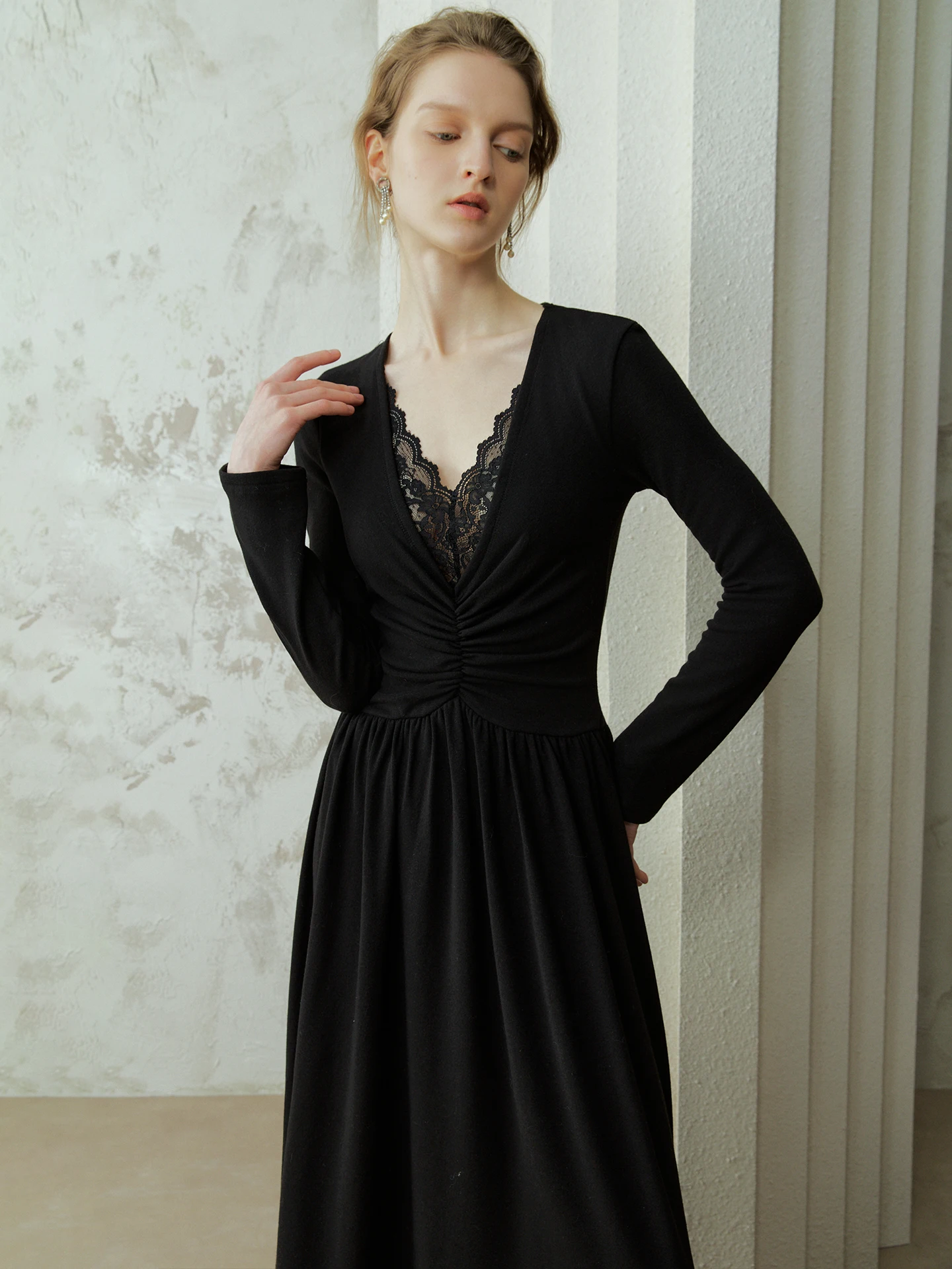 

Sexy Bla Lace V-Ne Waist-Cinched Draped Dr Women's Autumn Winter Long Sve Midi Dr Elastic Knitted French Sle