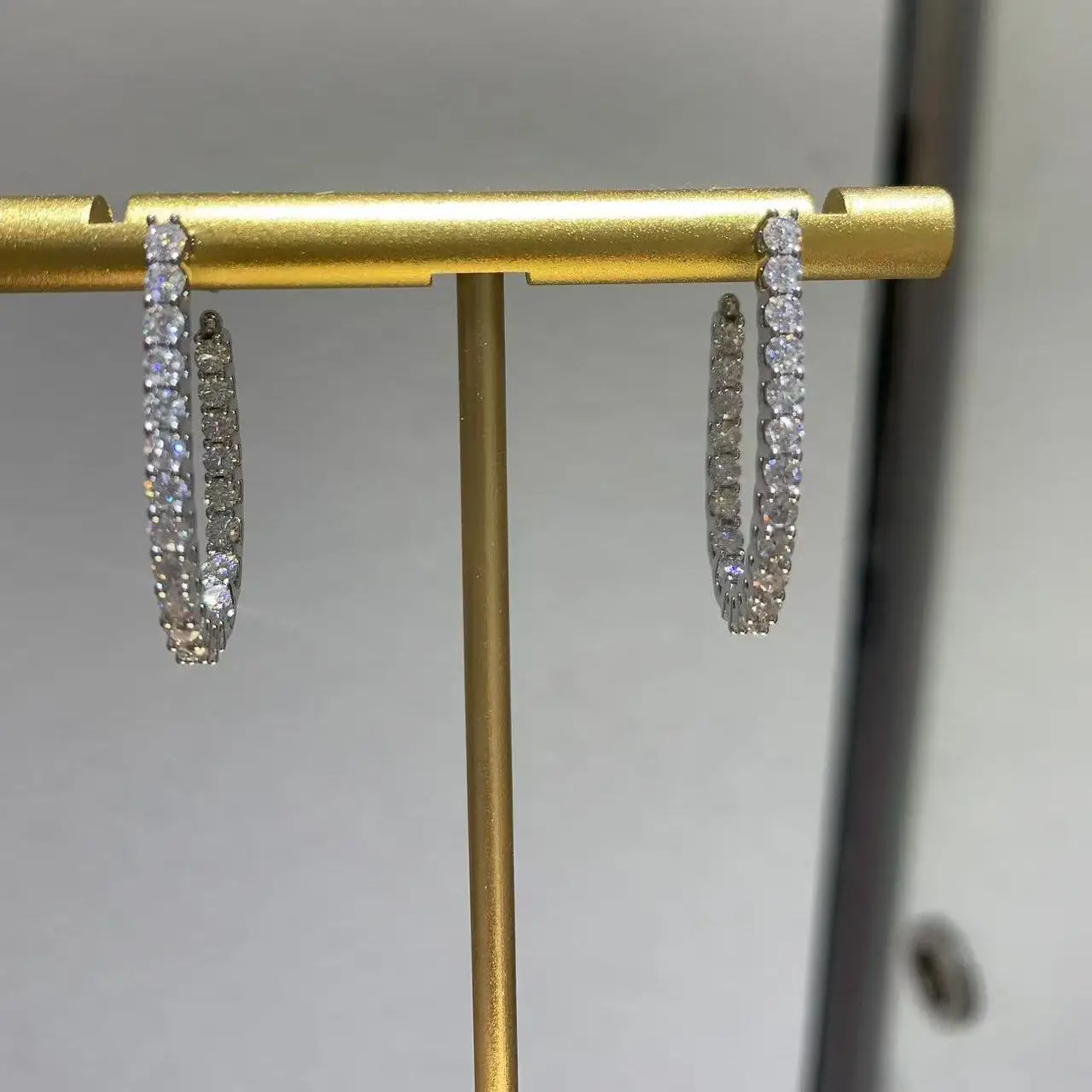 

Серьги из стерлингового серебра 925 пробы 2 мм с муассанитом, классический стиль, повседневное использование, модные тенденции, изысканные женские украшения