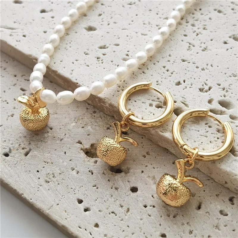 

Cold Style Niche Design Copper Alloy Apple Pendant Freshwater Cultured Pearl Necklace Personality Trend Earrings for Women