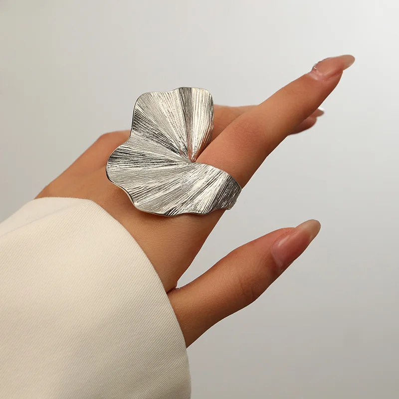 Irregular Metal Fan-shaped Ring Exaggerated Personality Ginkgo Leaf Wide Finger Rings for Women Sweet Cool Punk Party Jewelry