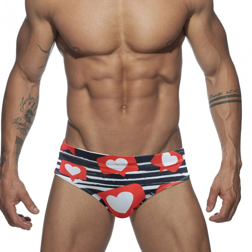 

2023 Heart Shape Stripes Swimsuit Men Swim Briefs Sexy Push Up Pad Man Swimwear Swimming Suit Trunks UXH Beachwear Bathing Short