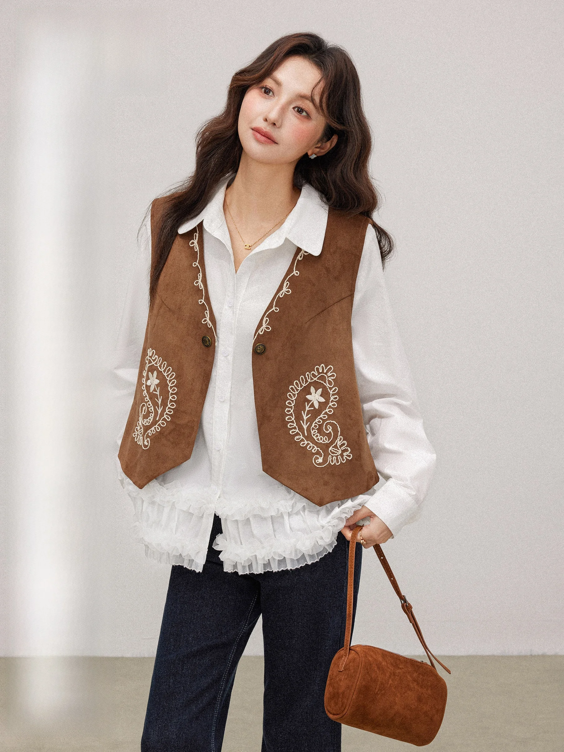 

Замшевый жилет с вышивкой в стиле ретро, женская верхняя одежда в стиле саль, пальто, осень 2023, новый дизайн, для поездок на работу, одна пуговица, с цветочным принтом