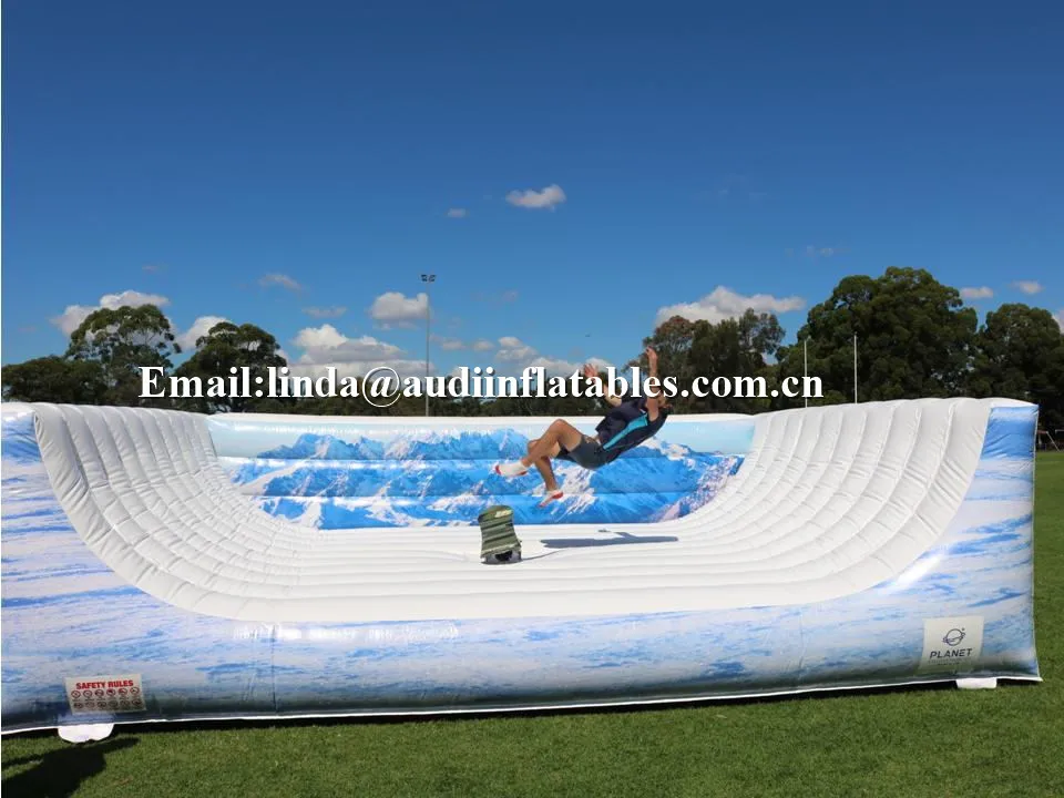 Snow Themed Mechanical Snowboard Halfpipe Inflatable surfing game for kids adults