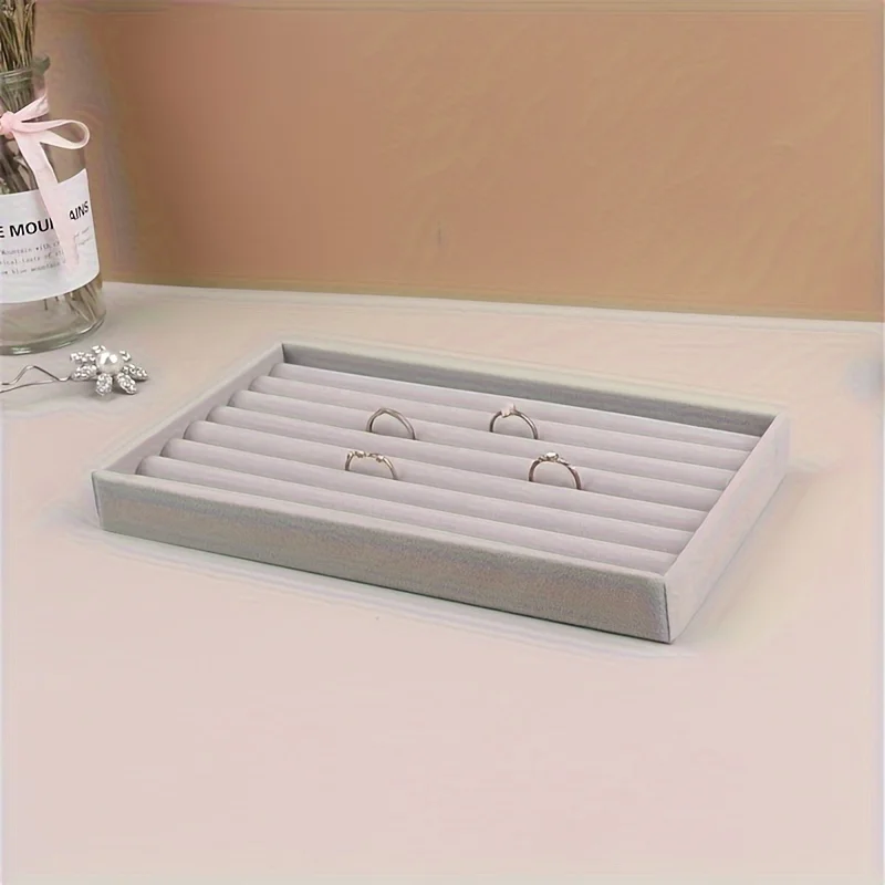 1 solid color ring jewelry storage box display box, can store rings, pendants, necklaces