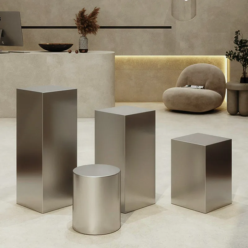Clothing store display racks, stainless steel display stands, display racks, buyer's store shelves, floor and flow tables