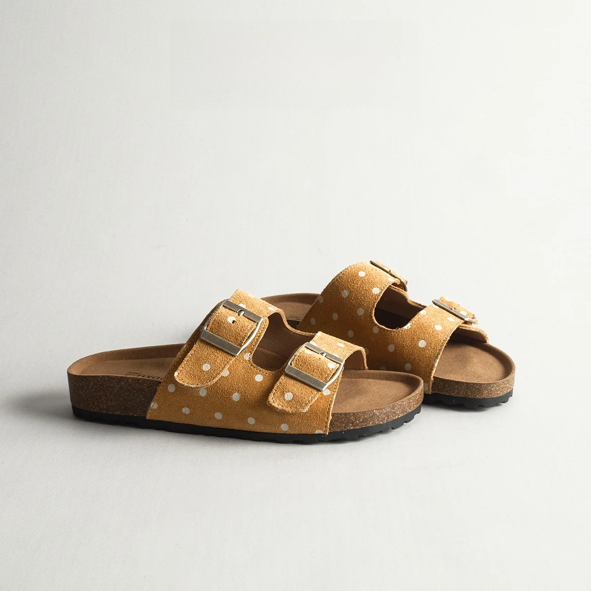 

Real Leather Vintage Thick Bottom Slippers Women's Outdoor Fashionable Casual Slip-On Lazy Sandals Beach Shoes