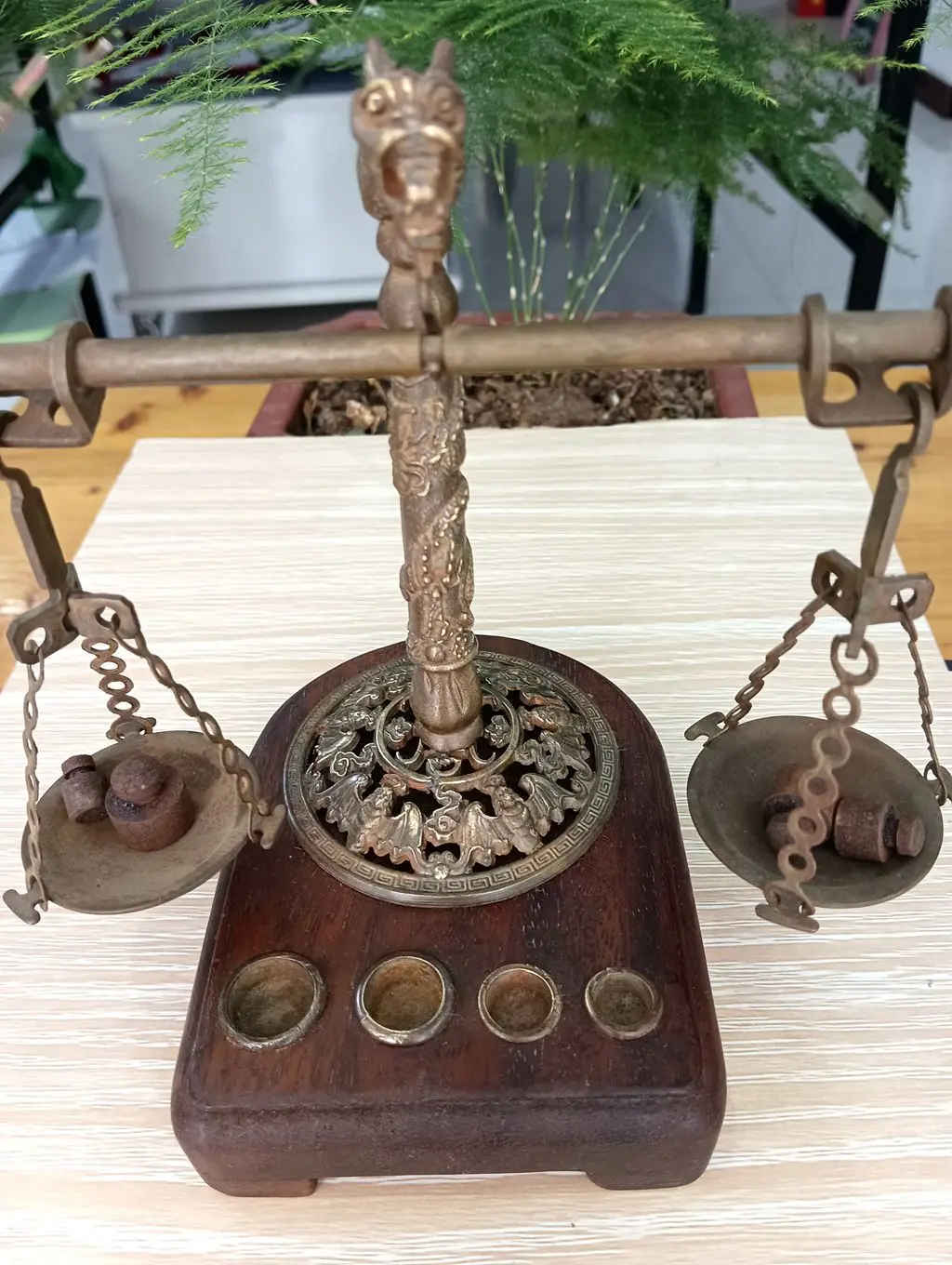 Vintage Weighing Scales Balance Tool Metering Estimate Copper Beam Dragon Ancient Weight Case