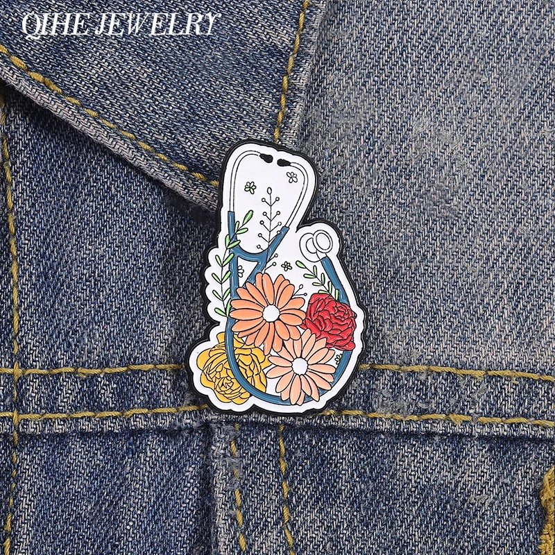 Stéthoscope médical fleur Enanel broches broche dessin animé Floral stéthoscope broches chemise revers Badge amusant bijoux cadeau pour les médecins
