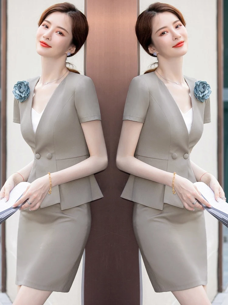 

Элегантный летний профессиональный костюм для женщин: униформа для отелей, салонов красоты, золотых магазинов, корпоративная одежда, юбка, деловой стиль, приталенный крой