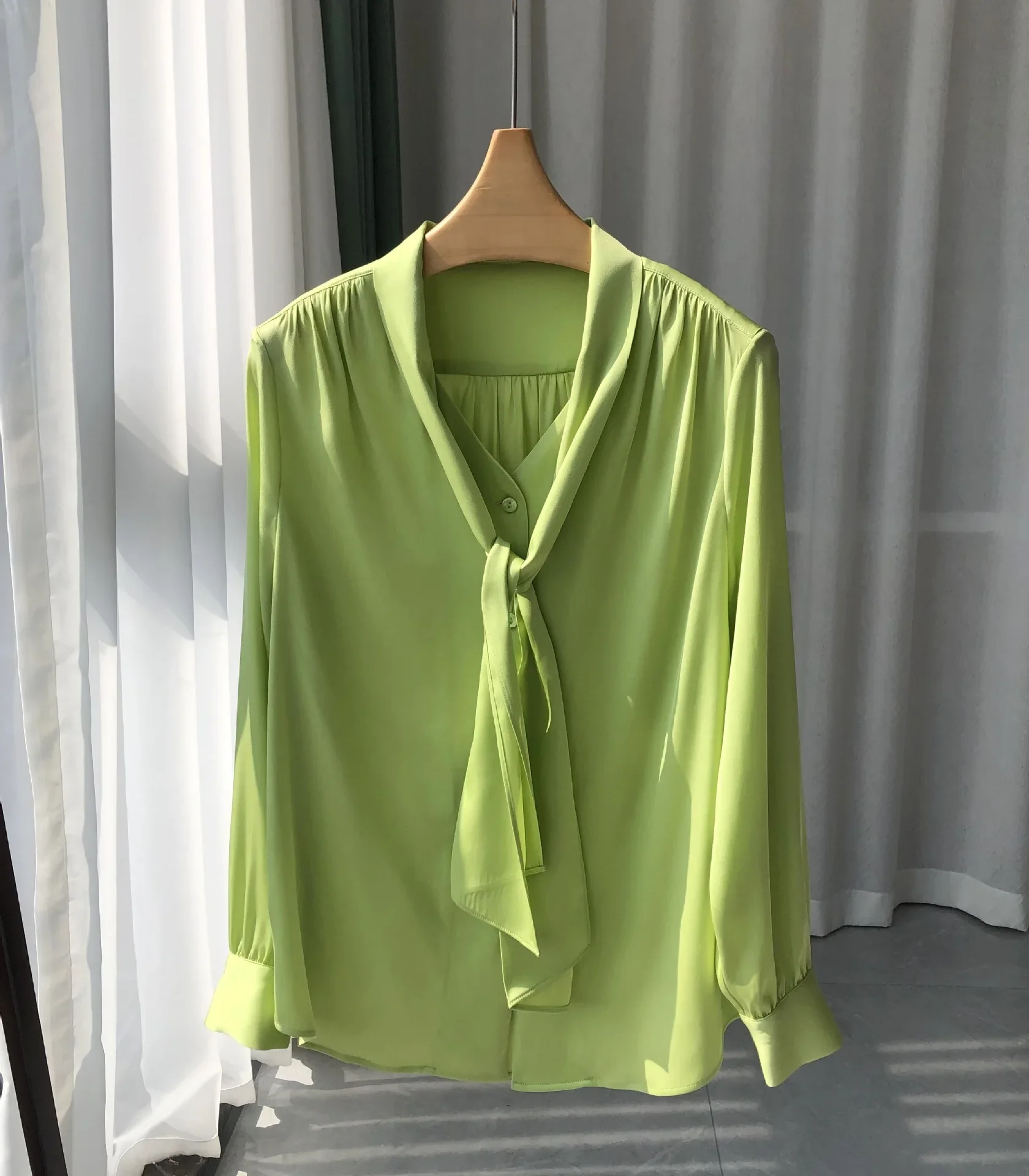 Beautiful Elegant Commuter Bow Ribbon Mulberry Silk Satin V-neck Long Sleeve Women Shirt Blouses