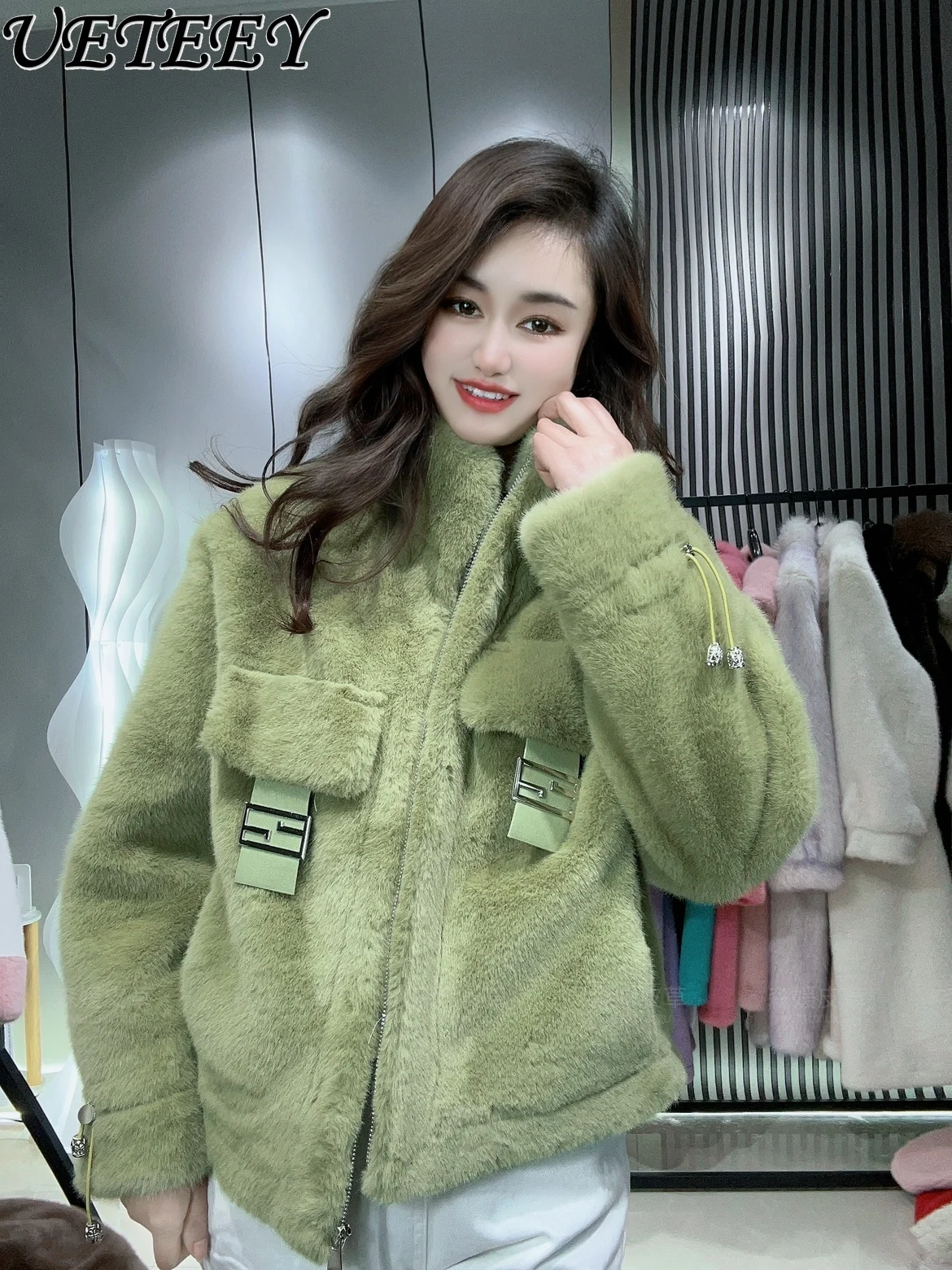 New Winter Women's Imitation Velvet Thickened Warm Short Fluffy Jacket Loose Casual Stand-up Collar Solid Color Zipper Coat