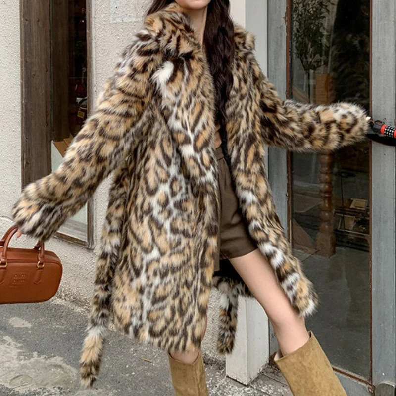 Mantel Bulu Imitasi Wanita Model Panjang Motif Leopard Kerah Lipat Bulu Tebal Outerwear Jahitan Terbuka Y2k Longgar Musim Gugur Musim Dingin 2025