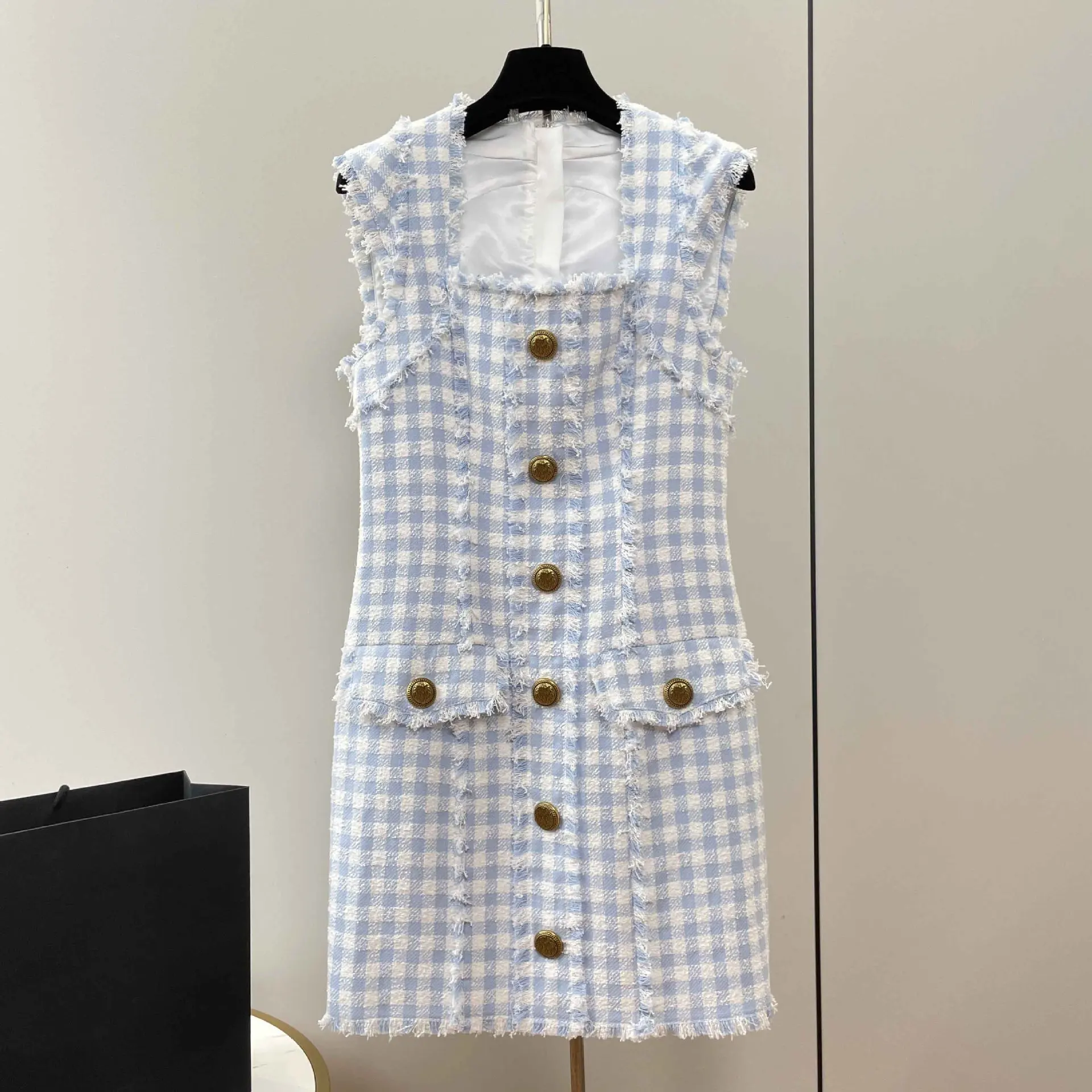 

Summer New Blue and White Plaid Hairy Edge Square Neck Wrapped Waist Slim Fit Sleeveless Dress