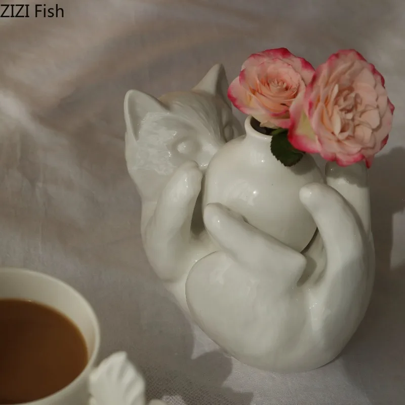 Cat Holding Ball Ceramic Vase Decorative Vase Ornament Flower Arrangement Aroma Bottle Hydroponic Vases Dried Flower Vases