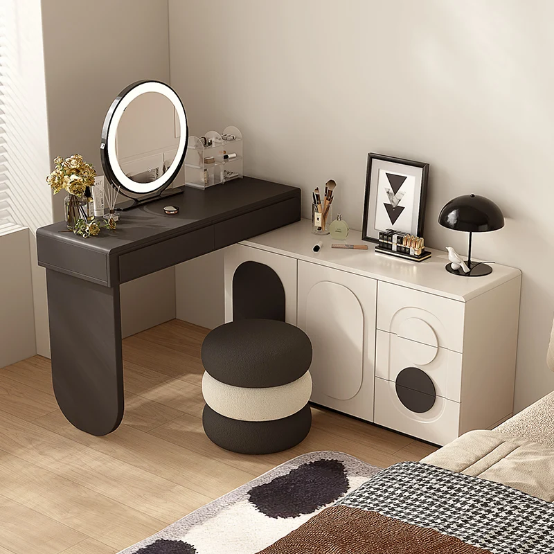 

Regale Vanity Table Mirror Lights Elegant Luxury Vanity Table Makeup Aesthetic Essentials Elegant Vestidores Trendy Furniture