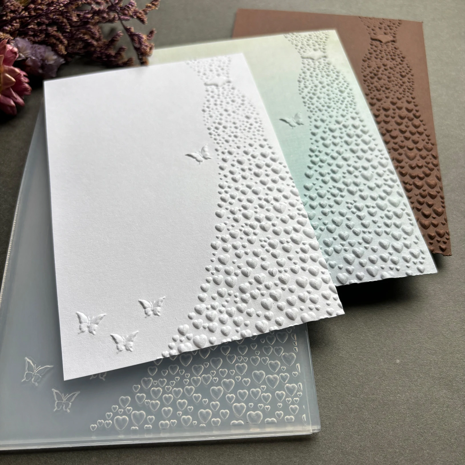 مجلد منقوش ثلاثي الأبعاد بتصميم عقدة الفراشة والحب - صناعة البطاقات البلاستيكية ذات الملمس ثلاثي الأبعاد، وسجل القصاصات والحرف اليدوية