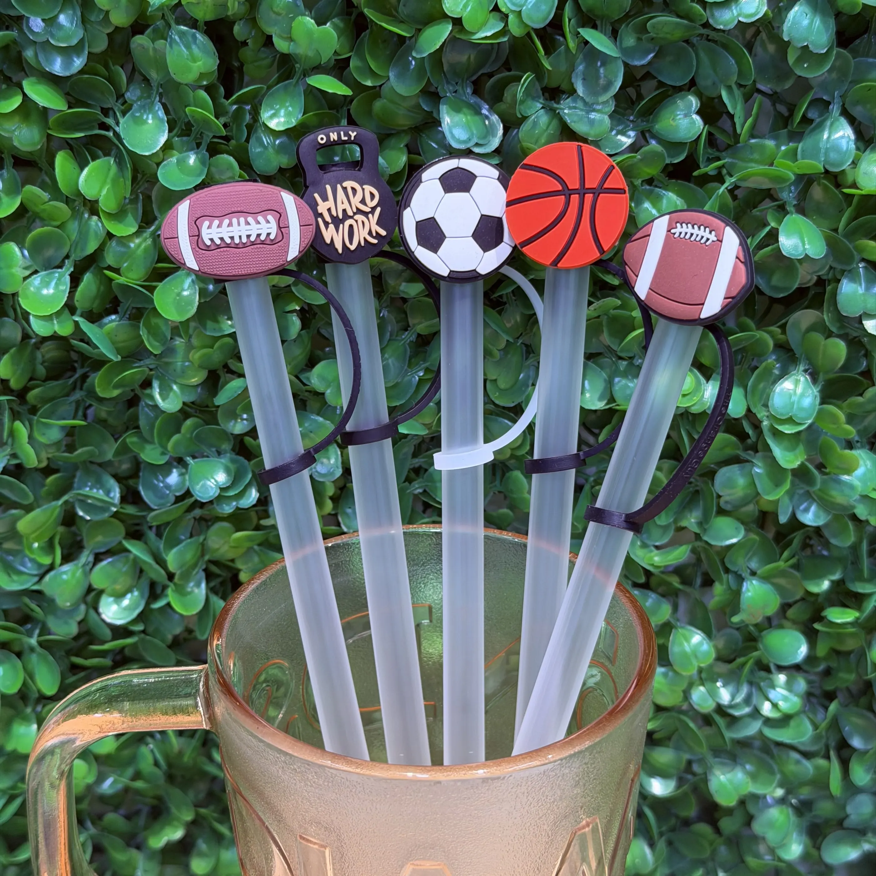 1-5 uds dibujos animados Rugby fútbol baloncesto cubierta de paja tapa 10MM bebida tapón de paja reutilizable a prueba de salpicaduras taza de ajuste para beber