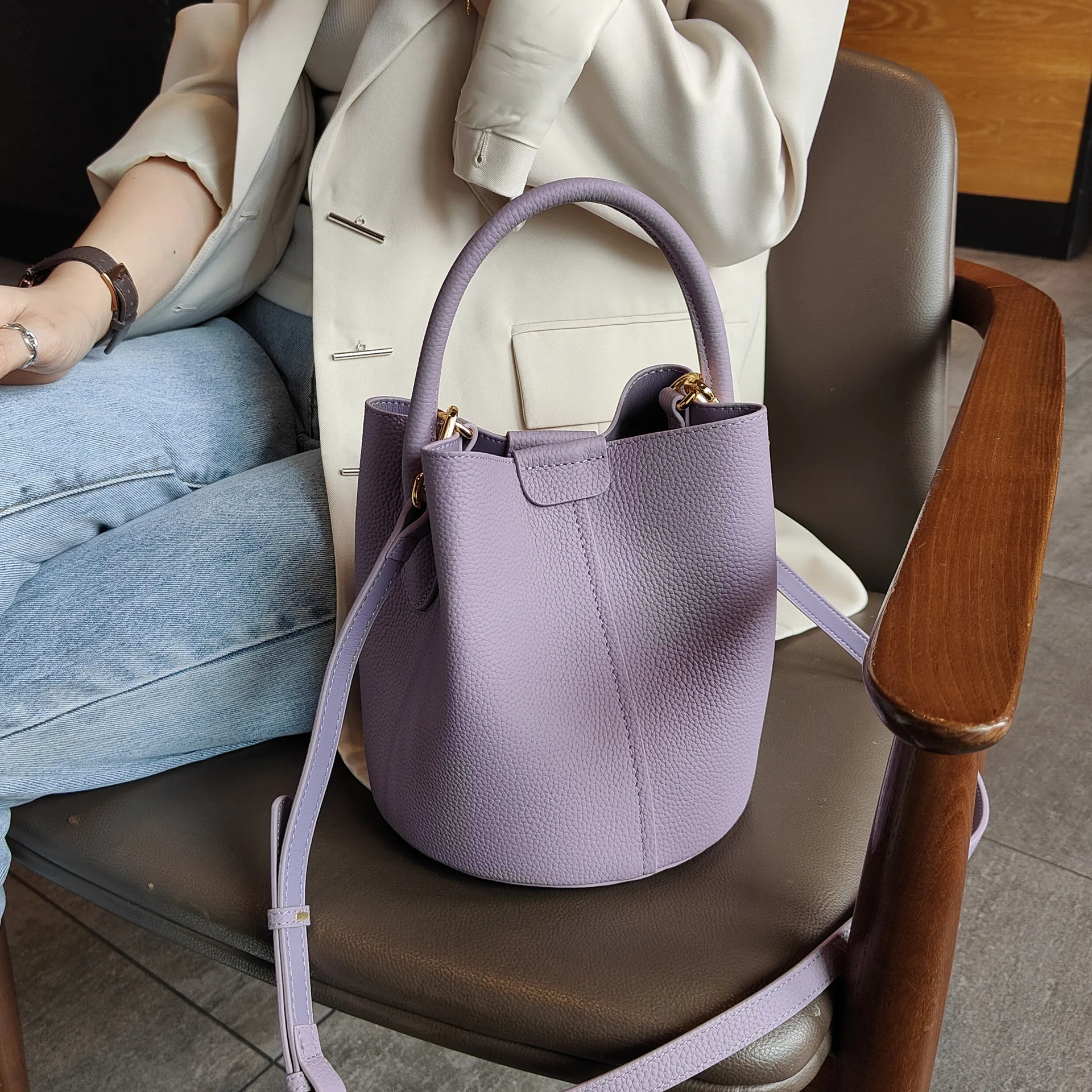 

Lavender Purple Round Bucket Tote Small Elegant Cowhide Leather Women's Shoulder Crossbody Bag Fashion Ladies Hand Bag For Women