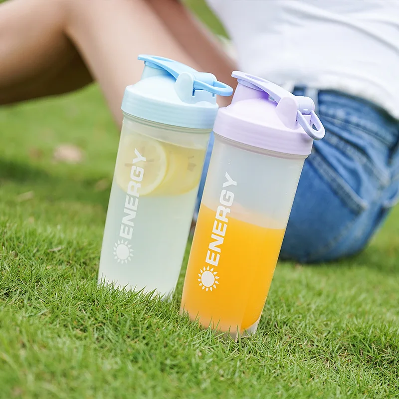 500/700ml Portable Shaker Bottle with Stirring Ball Is Perfect for Protein Shakes and Pre-workout Water Bottles without BPA