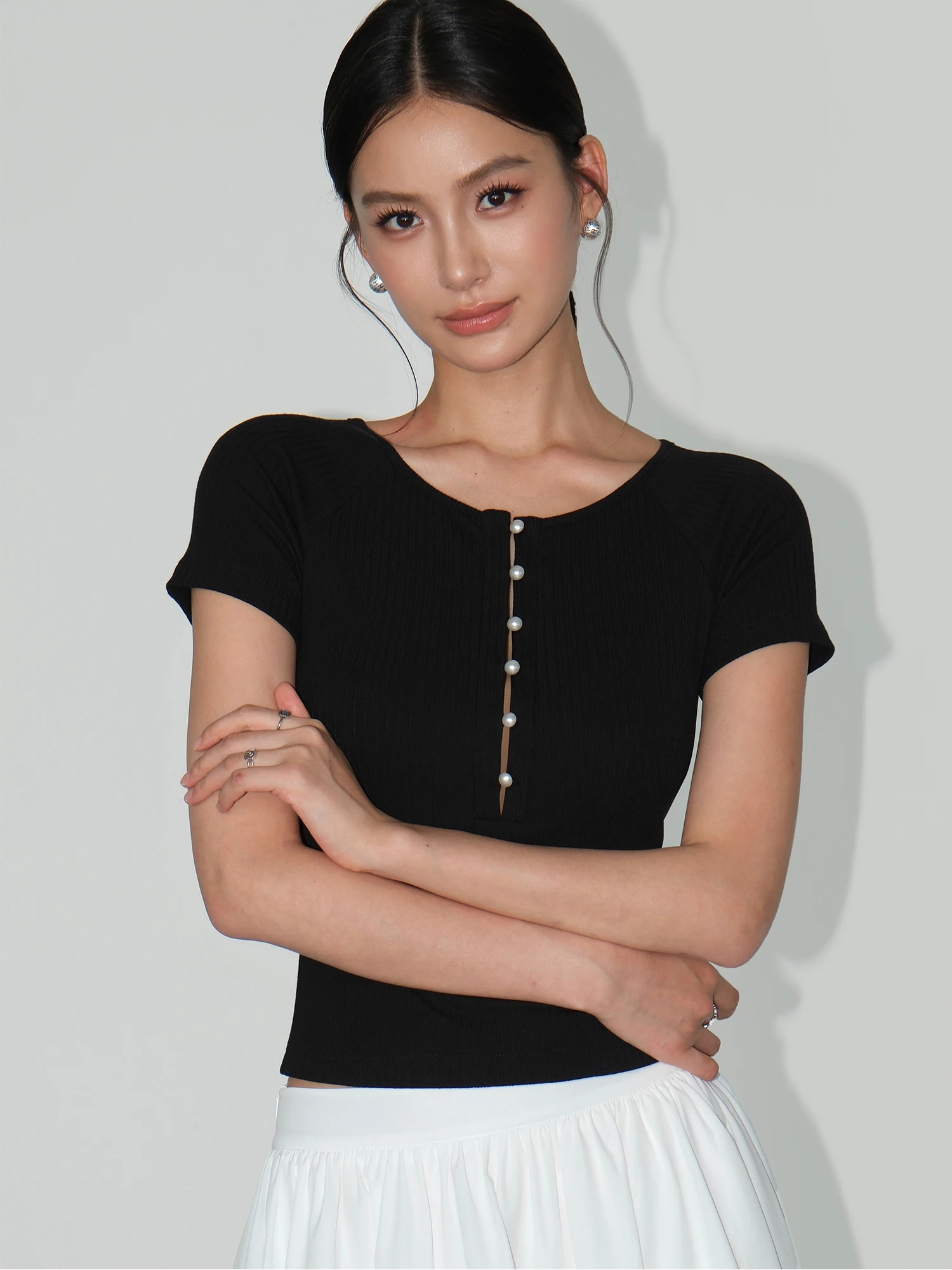 

Женская летняя повседневная футболка NEVA HU Henry Collar Slim Fit с коротким рукавом, однотонная, модный топ