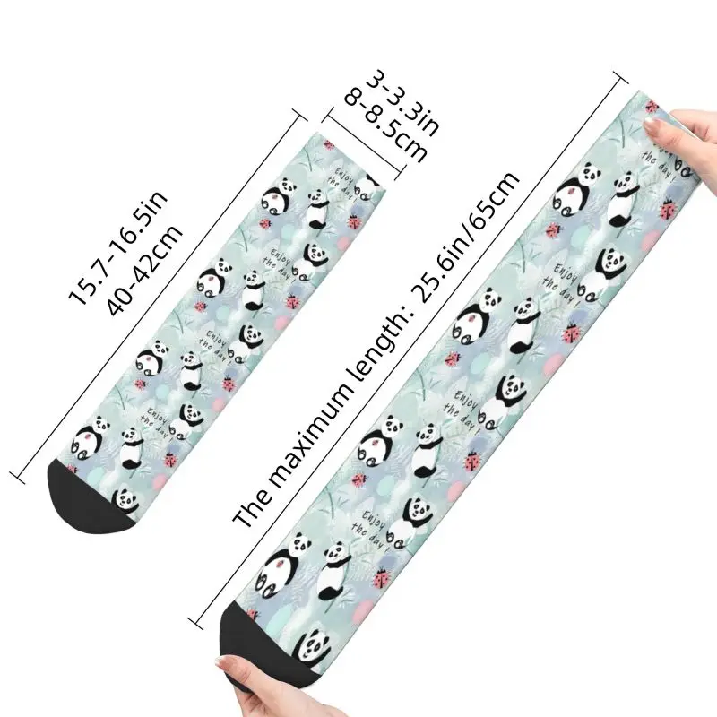 Süße Herren genießen den Tag Panda Bären Kleid Socken Unisex atmungsaktiv warme 3D-Druck Cartoon Crew Socken