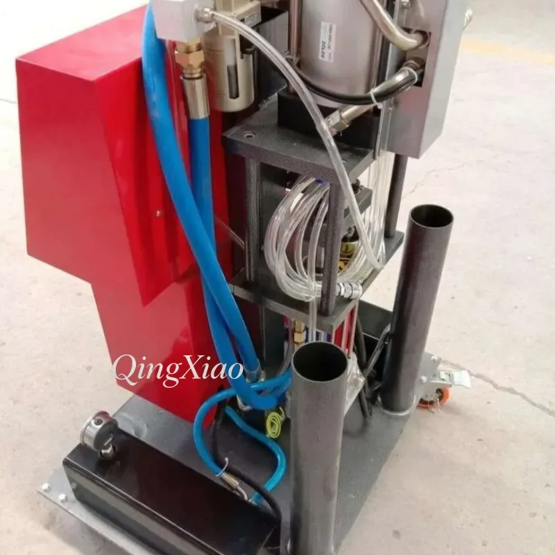 FOB High Efficiency Polyurethane Foam Machine For Roof Sealing Professional Polyurea Spray Equipment Industrial Waterproof view 5