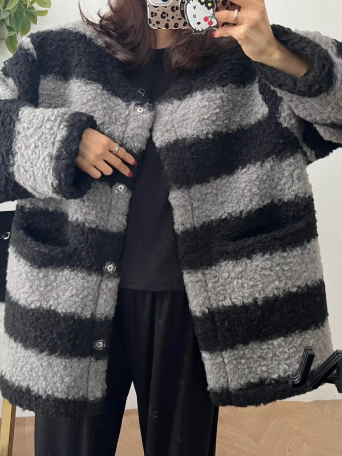 

Retro Striped Lamb Fur Jaet Women's Korean Sle round Ne Single Button Loose Casual Faion High-End Feel Coat