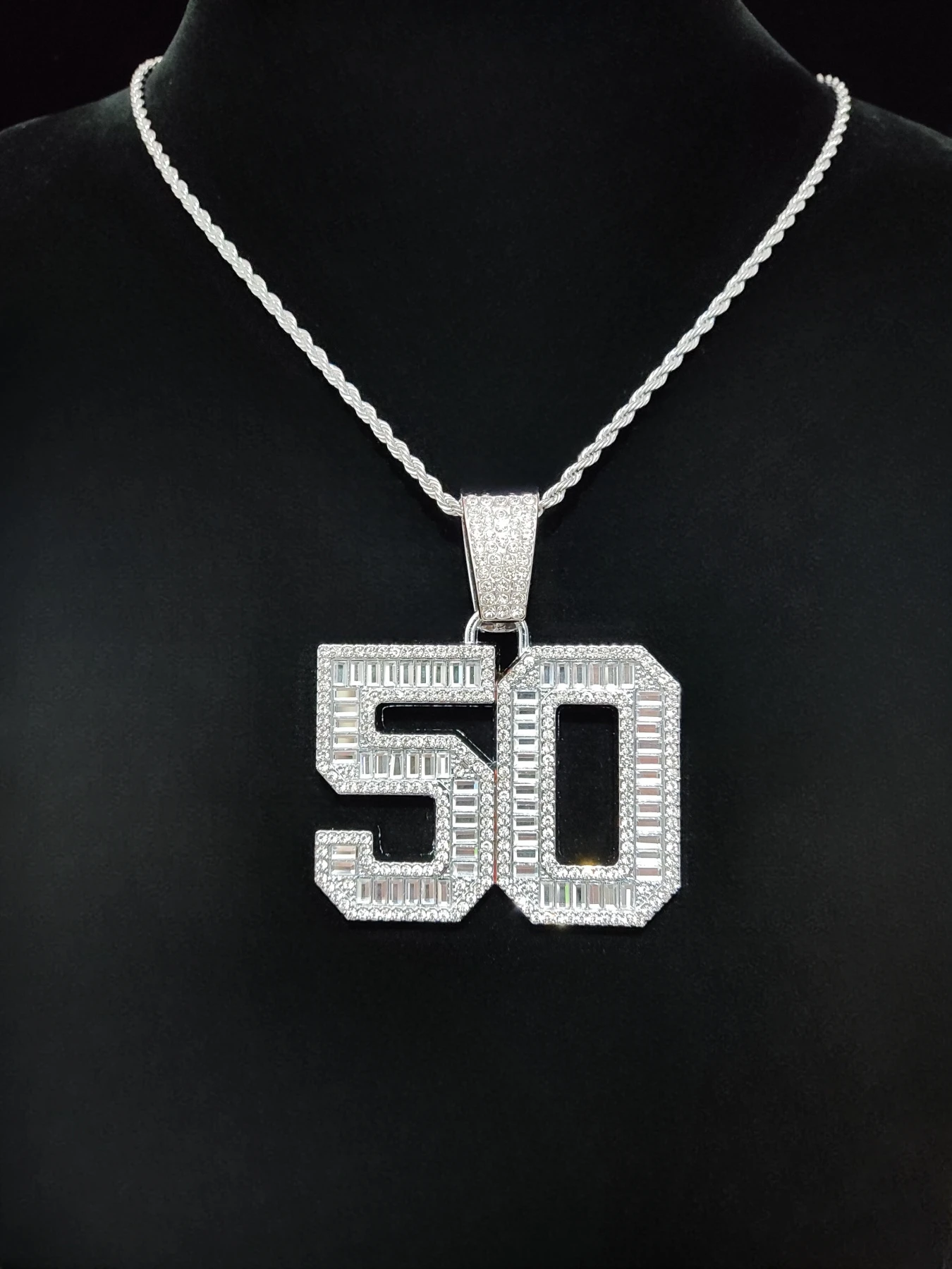 2024 وصل جديد الهيب هوب 50 عدد r قلادة قلادة الرجال سلسلة نسائية مثلج خارج بلينغ بلينغ القلائد الهيب هوب مجوهرات موضة هدية