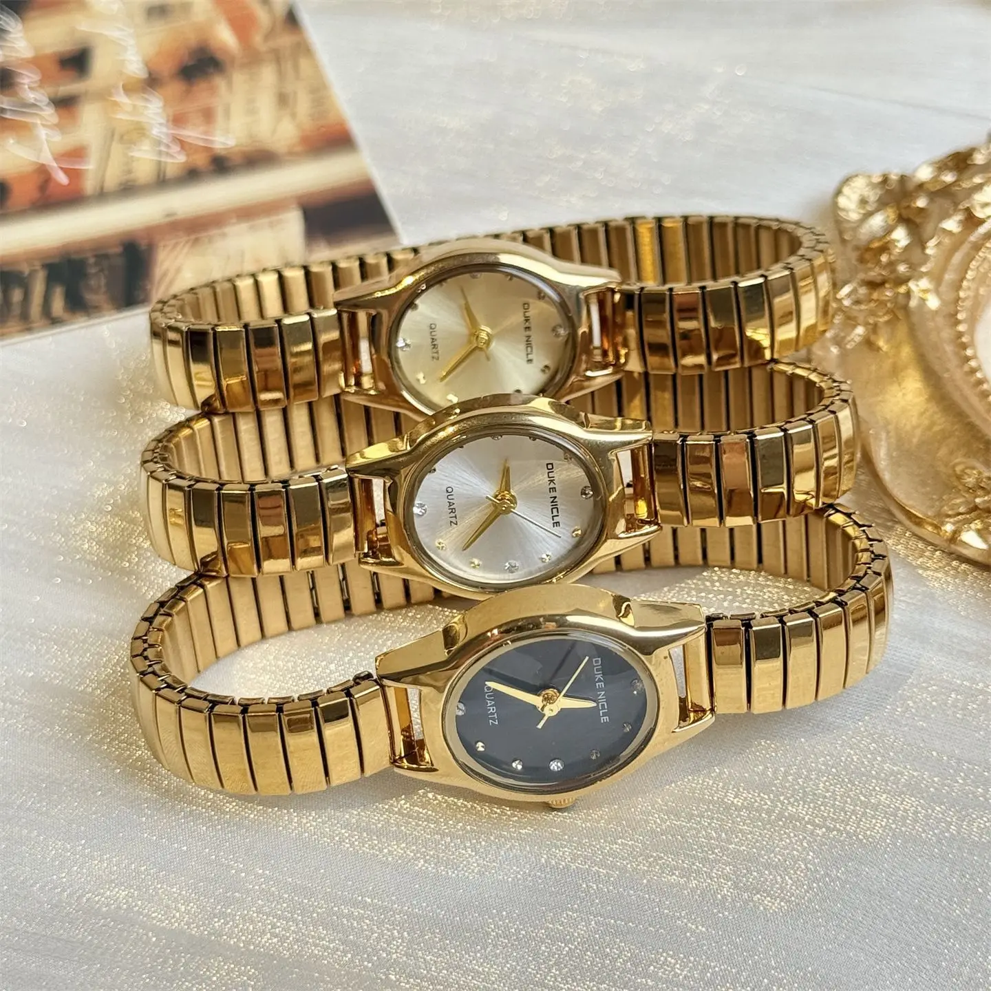 

A new style gold vintage-inspired quartz watch with an elegant and versatile elastic strap and oval dialA perfect gift for women