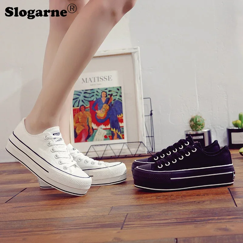 Student's Spring Autumn Sneakers 2025 New Women 5CM Thick Sole Invisible Height Increased Canvas Shoes Girls Casual Sports Shoes