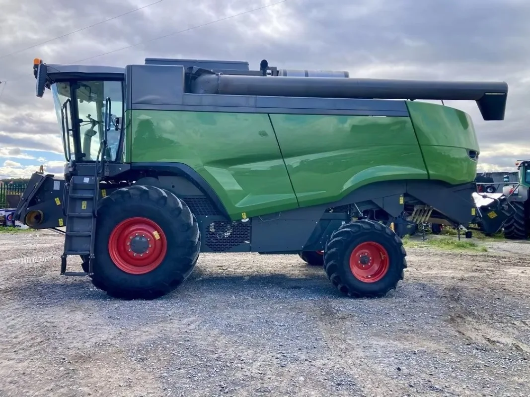 Adjustable Cutting Height Corn Combine Harvester Self Propelled Rural Farm Different Height Corn Picking Threshing