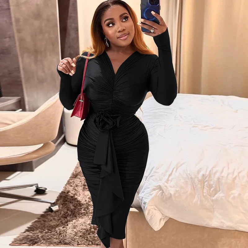 Sukienka Sister Star, damska, modna, seksowna, z długim rękawem, dekolt w serek, wzór z różami, zmysłowa, seksowna, podkreślająca biodra, elegancka, do pracy.