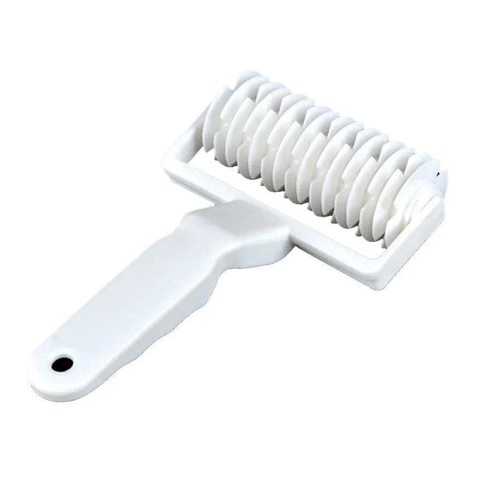 Tortengitter-Teigschneider im Gitter-Design und geeignet, einfach zu bedienen, ergonomisches Griffdesign, Backgitter-Rollenschneider