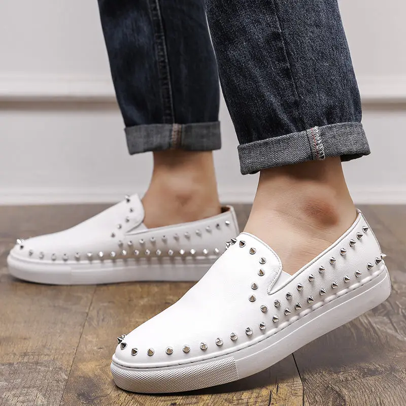 Fashion Rivet Men's Loafers Large Size 48. White Leather Casual Shoes Men Slip-on Outdoor Man Flats Shoes zapatos de cuero hombre