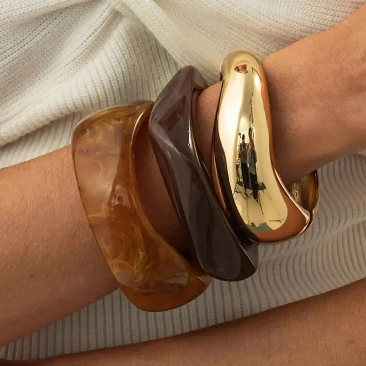 Lacteo 3 Styles Exaggerated Vintage Stackable Resin Acrylic Wide Chunky Bangles Women Punk Metal Spring Bracelet Daily Jewelry