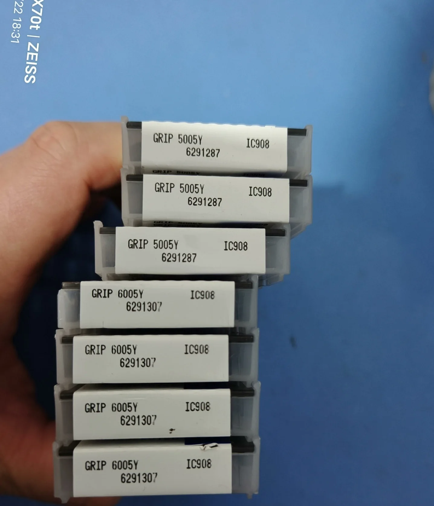 

Hard alloy cutting blades GRIP 4002Y IC908