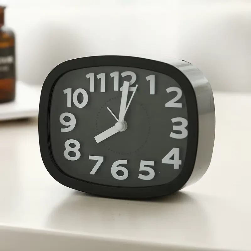 Battery Powered Retro Vintage Silent Quartz Analog Desk Clock